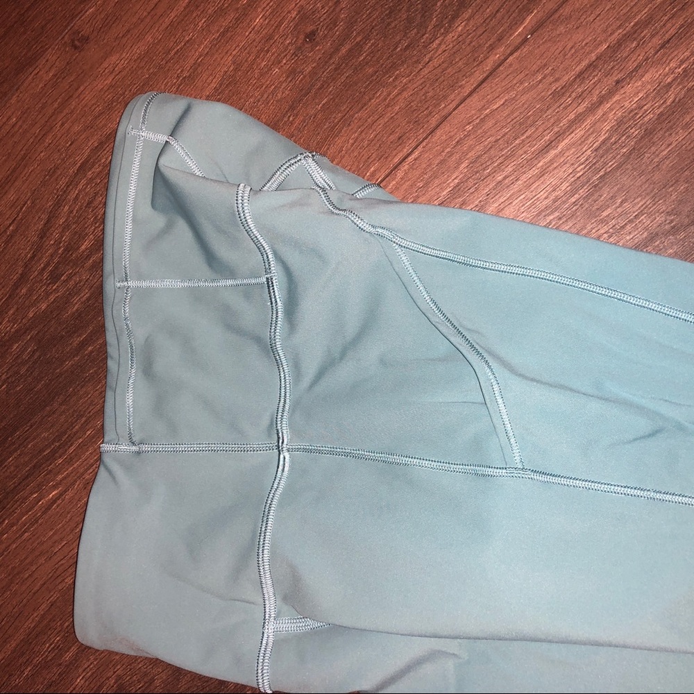 NEW pacific breeze lululemon leggings - Picture 5 of 7